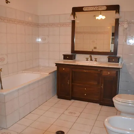 Bed & Breakfast Via Della Piazza 3*