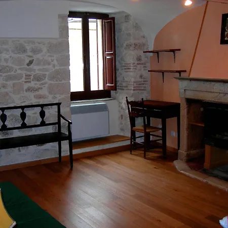 Via Della Piazza Alojamento de Acomodação e Pequeno-almoço 3*