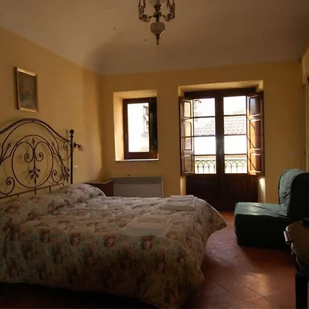 Bed & Breakfast Via Della Piazza 3*